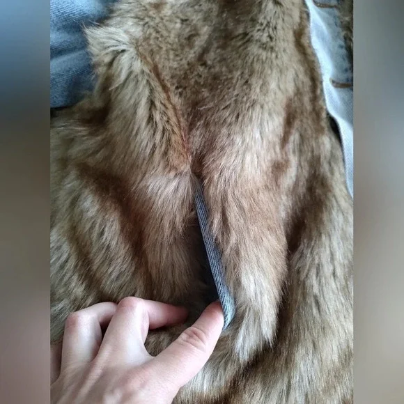 Levi's Furry Fury Faux Fur Oversized Denim Ex Boyfriend Trucker Jacket - Picture 6 of 8